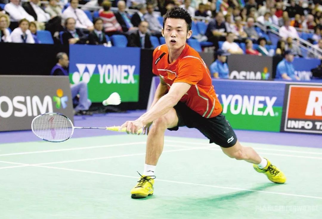 病例打羽毛球为什么绝大多数人右膝更易受伤