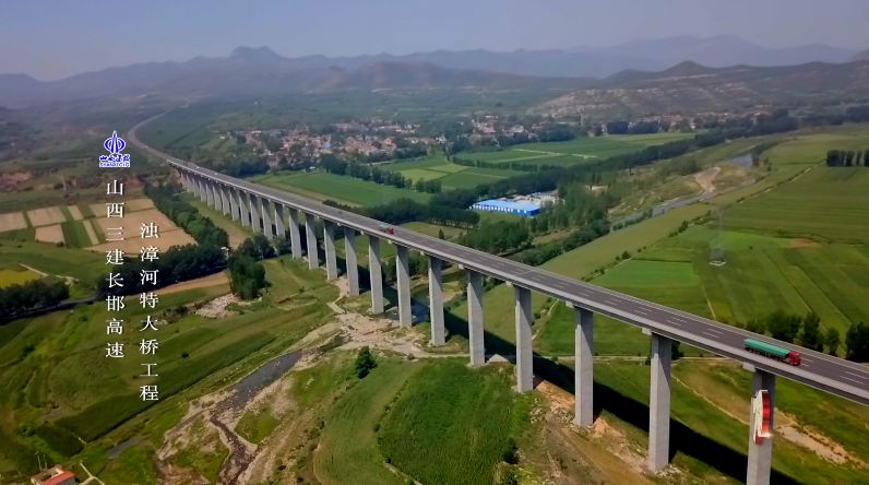 献礼新中国成立70华诞山西三建千余名员工激情唱响我和我的祖国