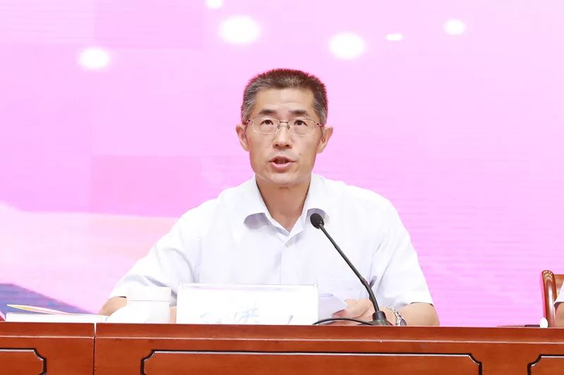 全县教育工作会议召开!这些先进单位先进个人获得表彰!_王晓东