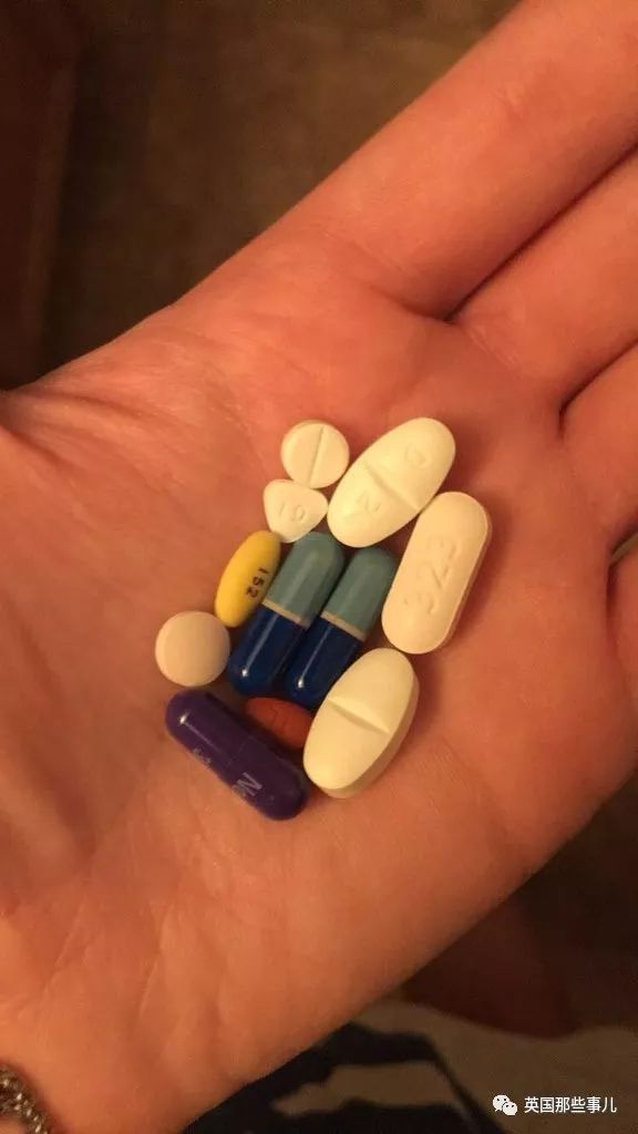 身患白血病的妹子根据在吃的药的颜色化了个妆出乎意料好看哇