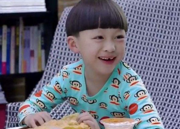 他是文章"儿子",3岁出道,13岁就拿到飞行执照,如今成这般_朱佳煜