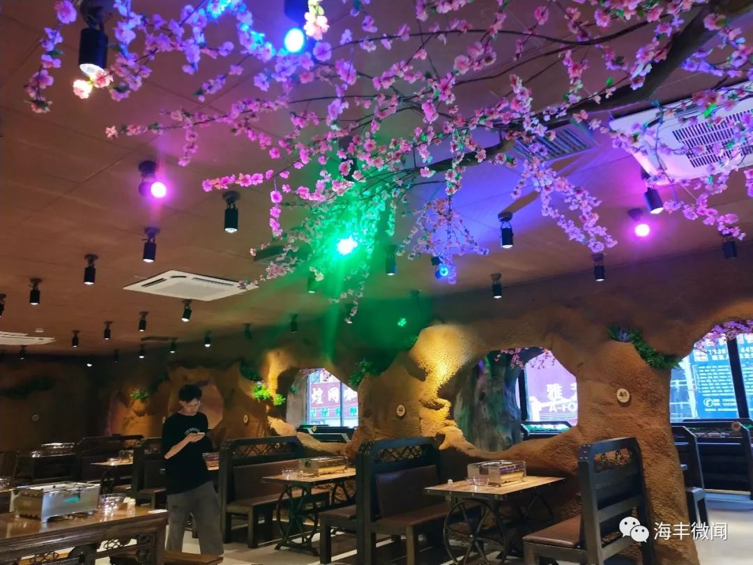 网红烤鱼店"愿者上钩"入驻海丰,试业期间特供啤酒免费喝