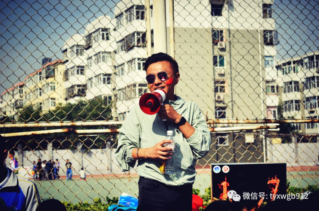 太原"龙哥"上榜教育部全国优秀教师名单!_张小龙
