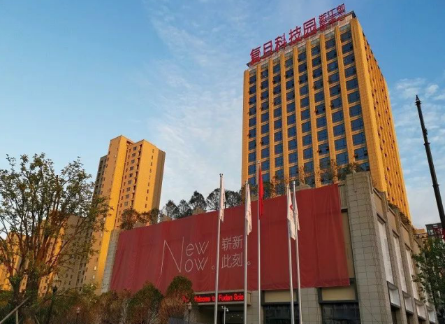 为打造重庆市融媒体产业园,经与中国自贸区国际文化艺术交流中心多次