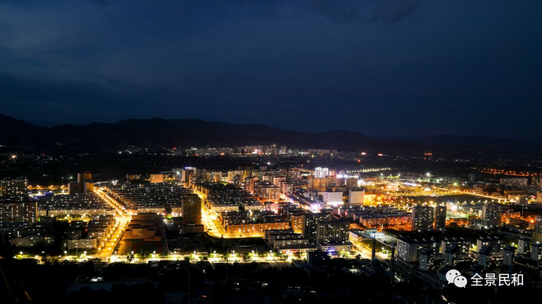 民和川垣新区夜景(李景鹏/摄)亘古的湟水河(李景鹏/摄)路网交织的青海