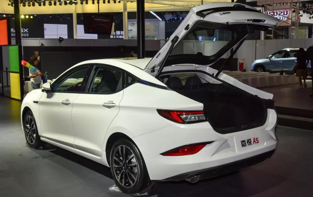 嘉悦a5亮相成都车展 大众的品质 不大众的颜值_搜狐汽车_搜狐网