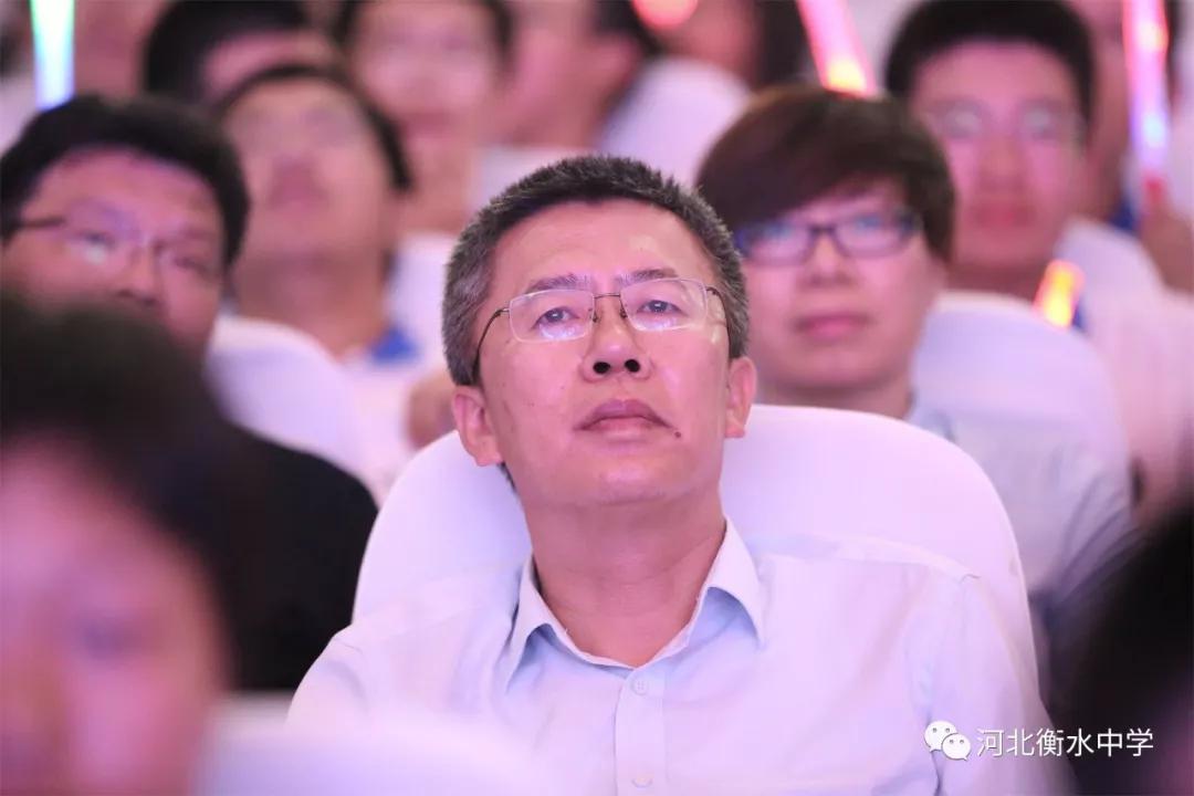 副校长王建勇副校长康新江党委书记,校长郗会锁市教育局副局长李广义