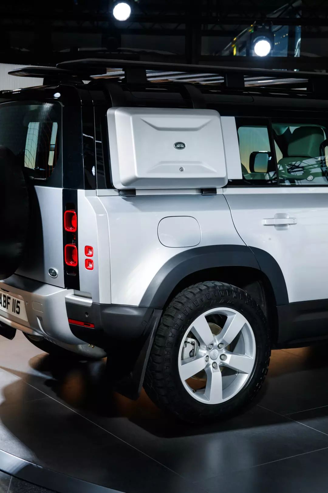 全新路虎defender发布下一代你可能要再等70年carnews