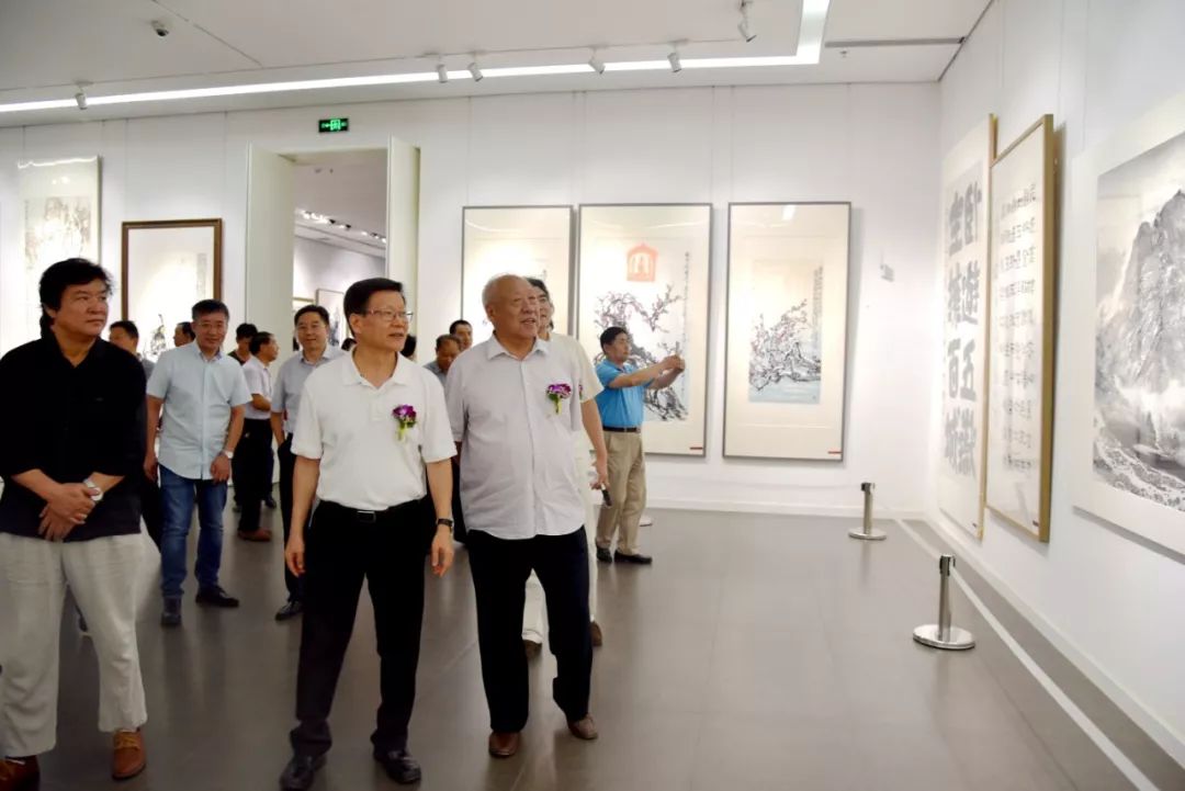 画都对外交流再启新篇章潍坊书画艺术对外交流协会首届书画展今日盛大