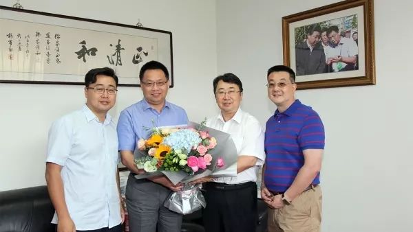 学校领导教师节慰问院士,国家名师和青年学者代表_欧阳永