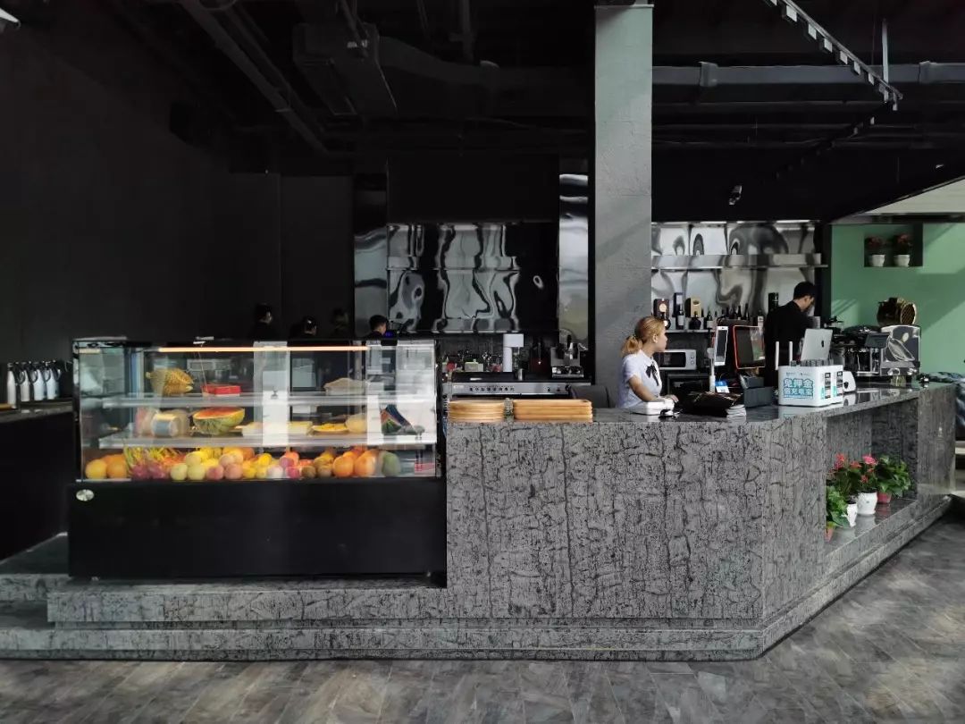 兵之王(华商店)地址:东方广场1栋(必来客楼下)兵之王(必来客楼下)地址