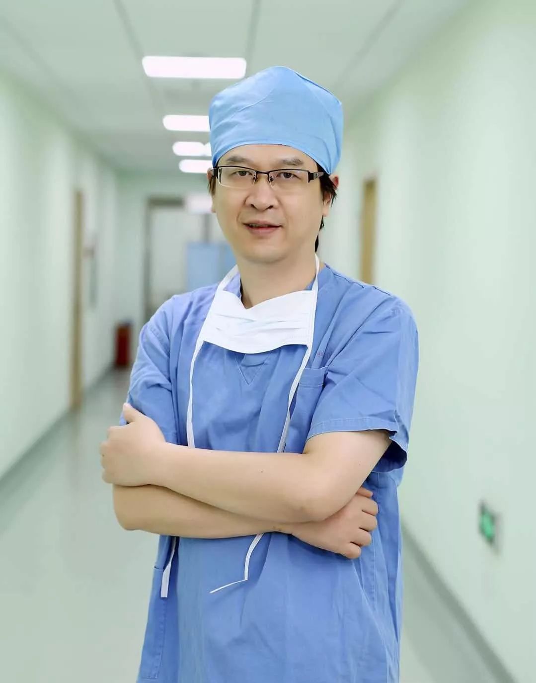 朱余明同济大学附属上海市肺科医院胸外科行政副主任主任医师,教授