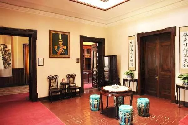 这座书斋的建立,意味着梁启超曾经的虚拟"饮冰室"文