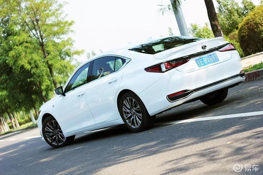 试驾雷克萨斯es260男人的两面