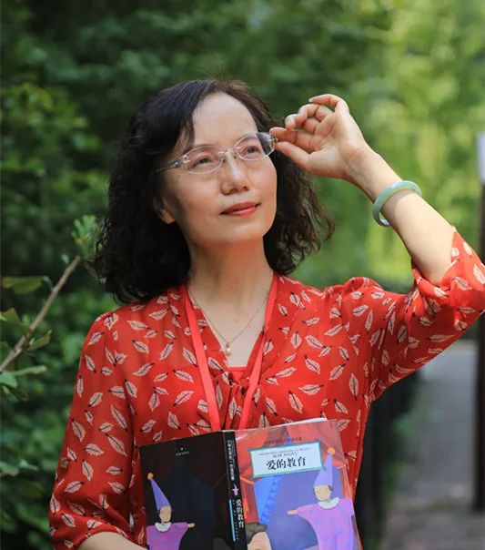 刘蕊霞老师,1986年毕业于宜宾师范,任教33年.