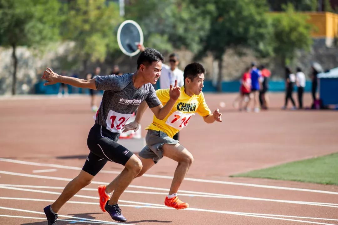 100张照片带你回味运动会的精彩瞬间