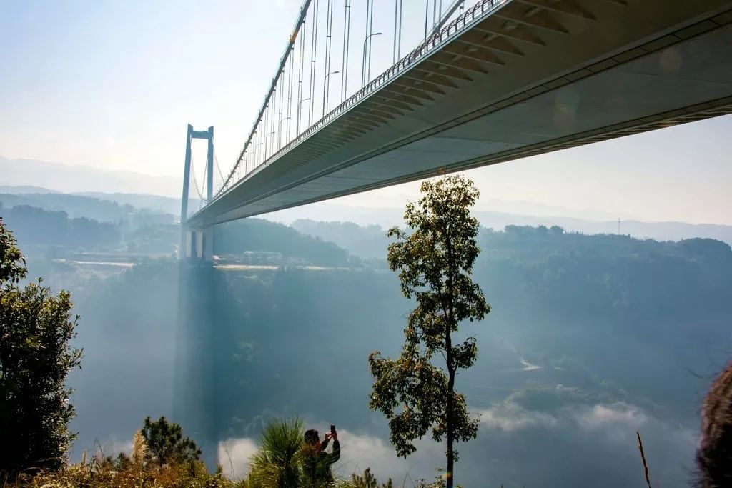 地区旅游事业和社会经济的发展具有十分重要的意义瑞丽瑞丽江天高江阔