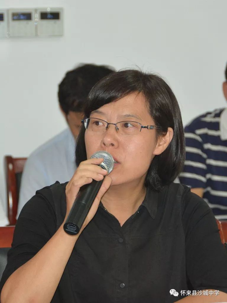 县委书记孙晓函在教师节来临之际到沙城中学慰问