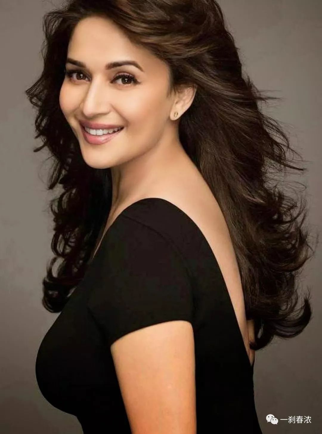 (配图为印度舞后玛德胡瑞·迪克西特,与本文作者阿维纳什·迪克西特