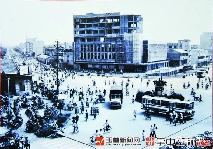 壮丽70年忆老街道变化
