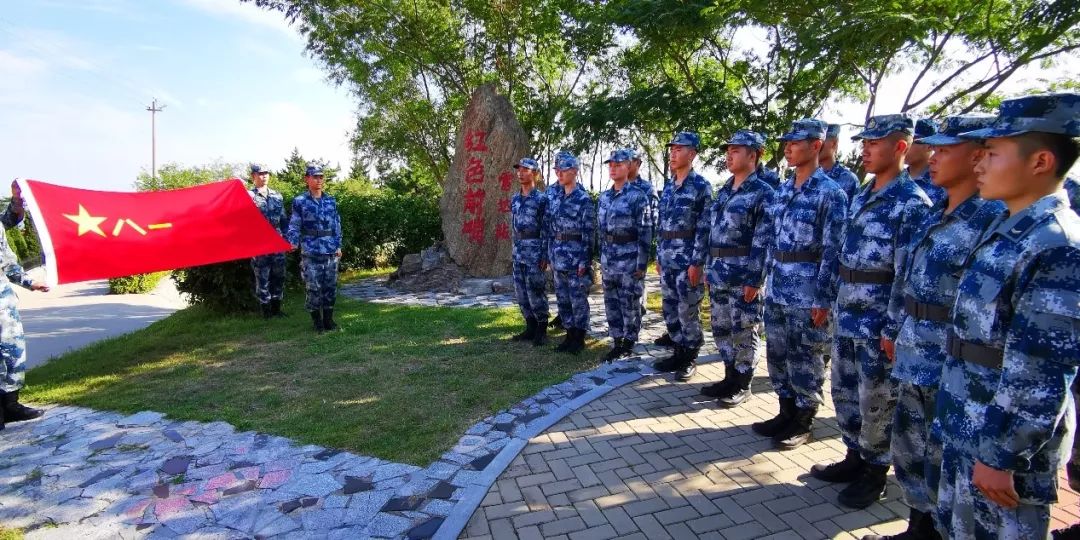 上级特意给站里配发了烘干机防潮,强军网进班入排,4g网络覆盖营区,从