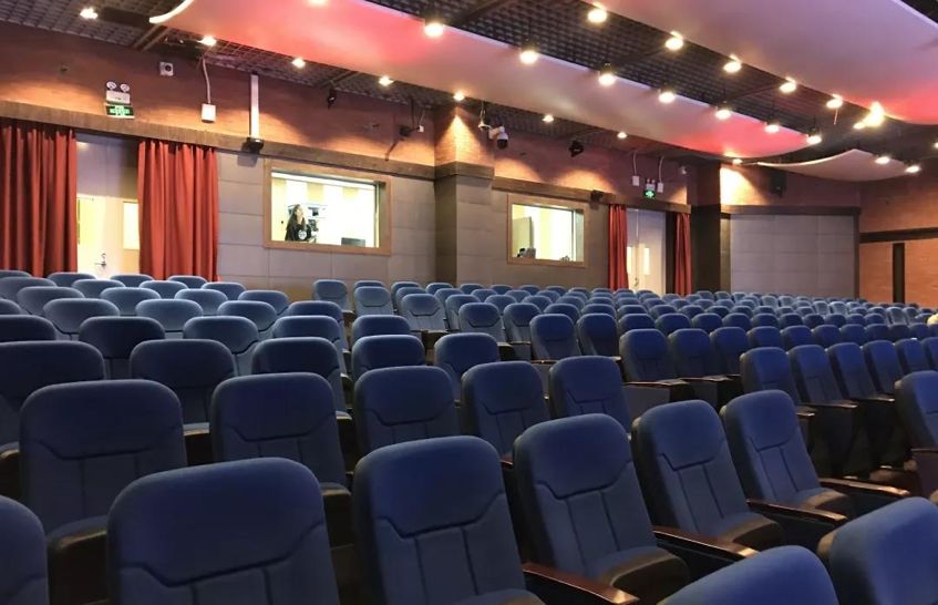 关于征集学校小剧场名称的通知有物质奖励