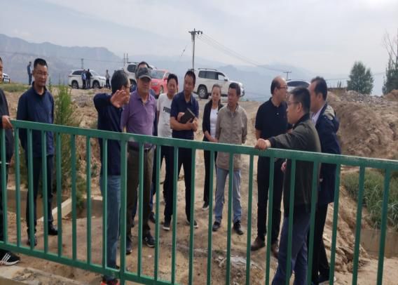 王卫国,黄河水利委员会直属机关党委副处长杜志刚一行5人莅临尖扎县