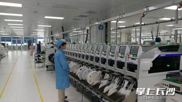 比亚迪长沙工厂华为手机批量下线：预计年内可日产手机8万台