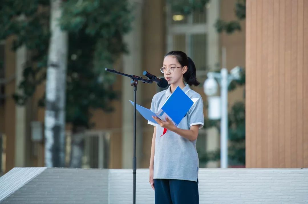 天津市第八十中学校服图片