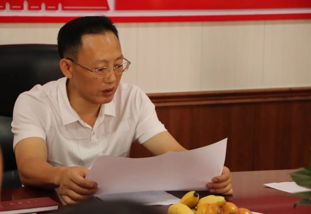 召开了欢送2019年新兵入伍座谈会,镇武装部副部长周春勇主持了座谈会