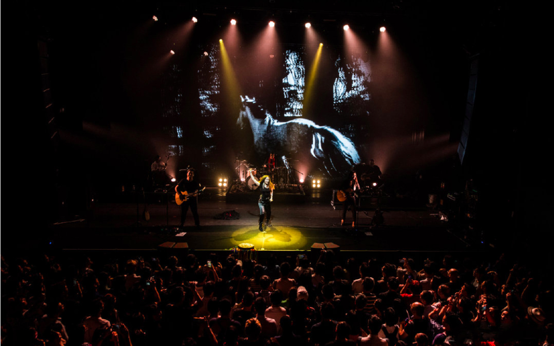 haya乐团link巡演上海开唱震撼舞台link千人