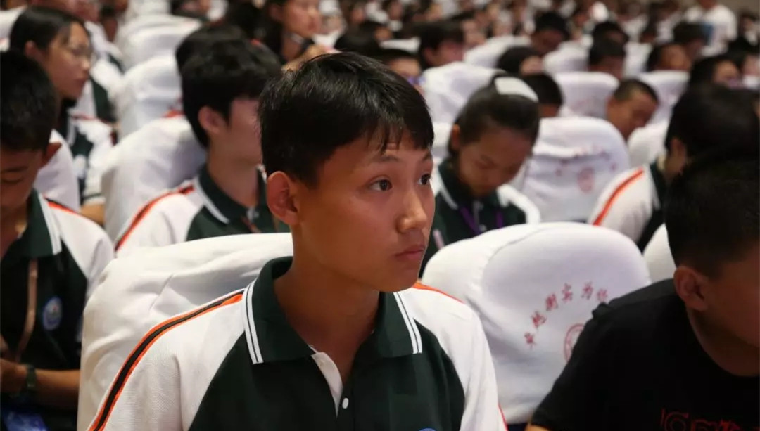 衡水中学实验学校七年级举行规范月启动大会