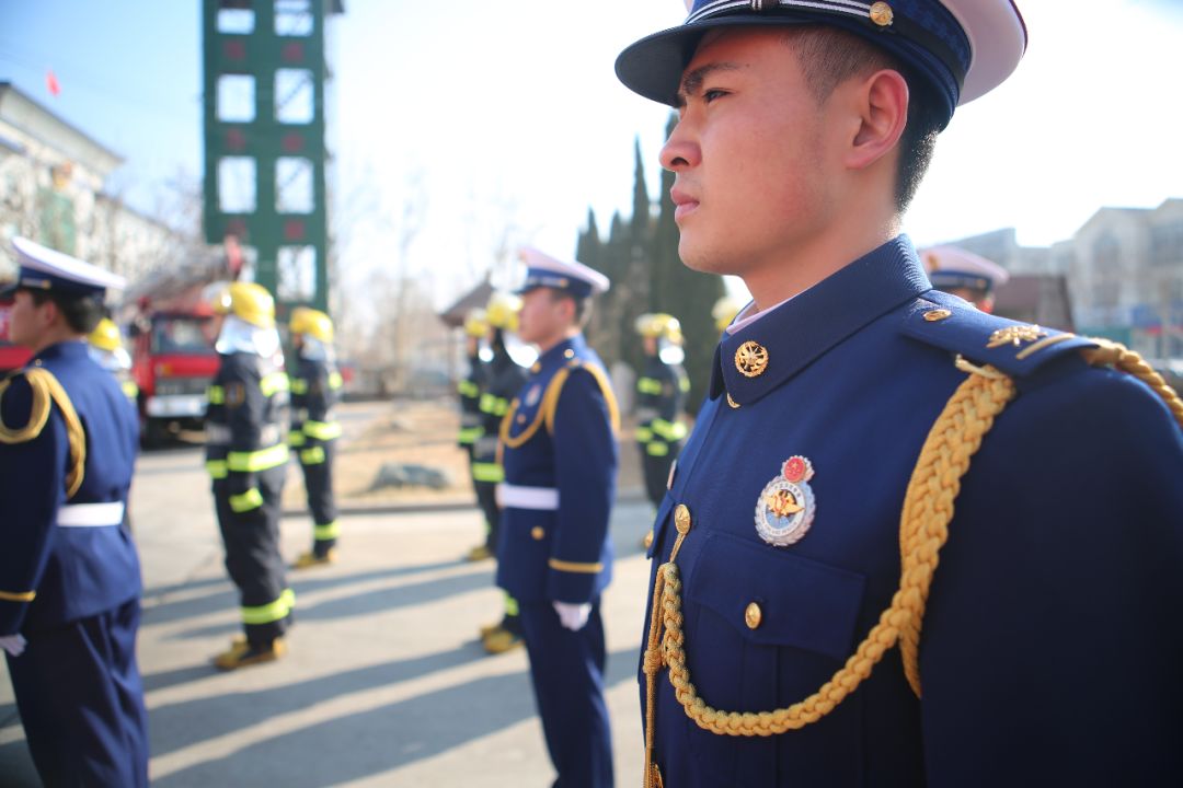 消防员服装照片图片