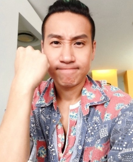 男星上吊自杀,为母亲买豪宅欠下巨债,最后的遗言仅有2字_李立崴