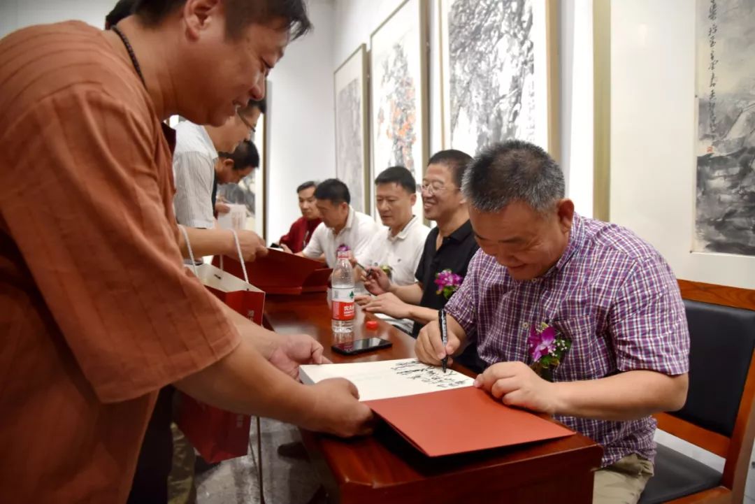 画都对外交流再启新篇章潍坊书画艺术对外交流协会首届书画展今日盛大