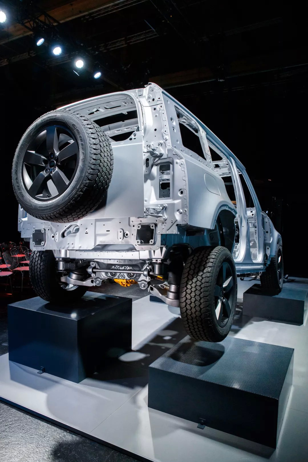 2019法兰克福车展丨传奇归来全新一代路虎卫士全球首发