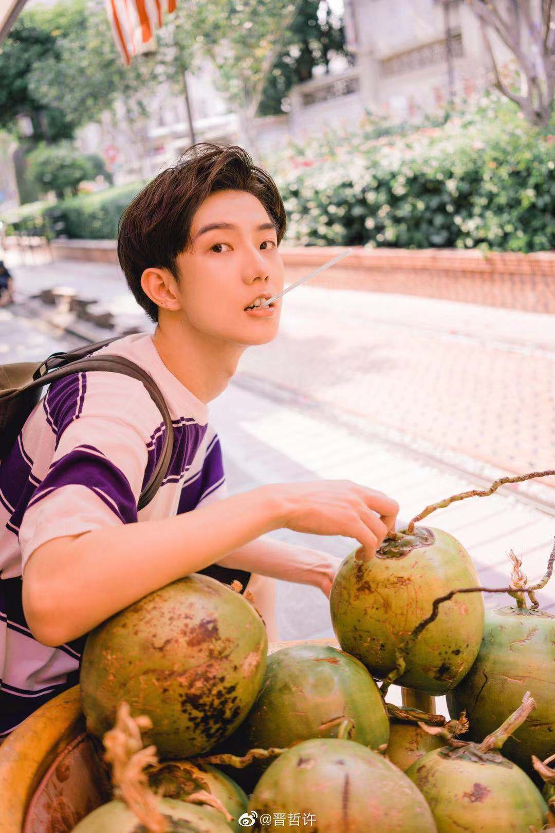 原创军训小哥神仙颜值走红网络开学季抖音又藏着多少素人帅哥