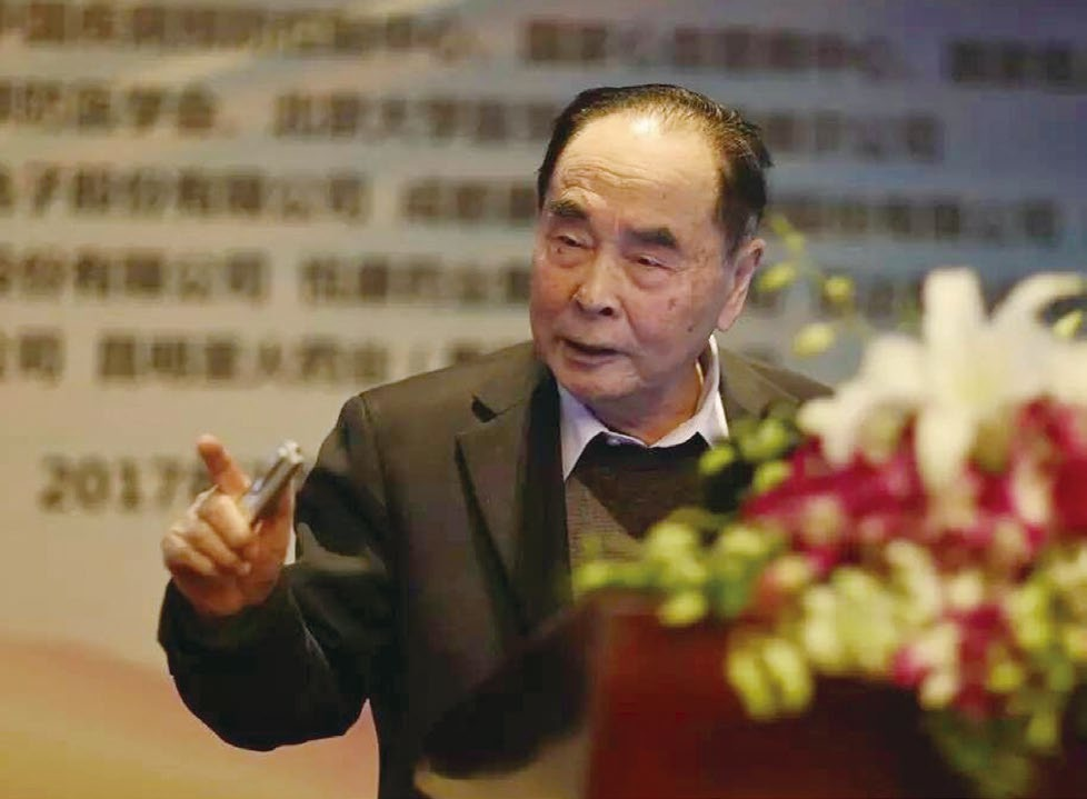 大国脊梁| 他是病毒地狱守门人,为国人撑起一张防传染病"天网"_侯云德