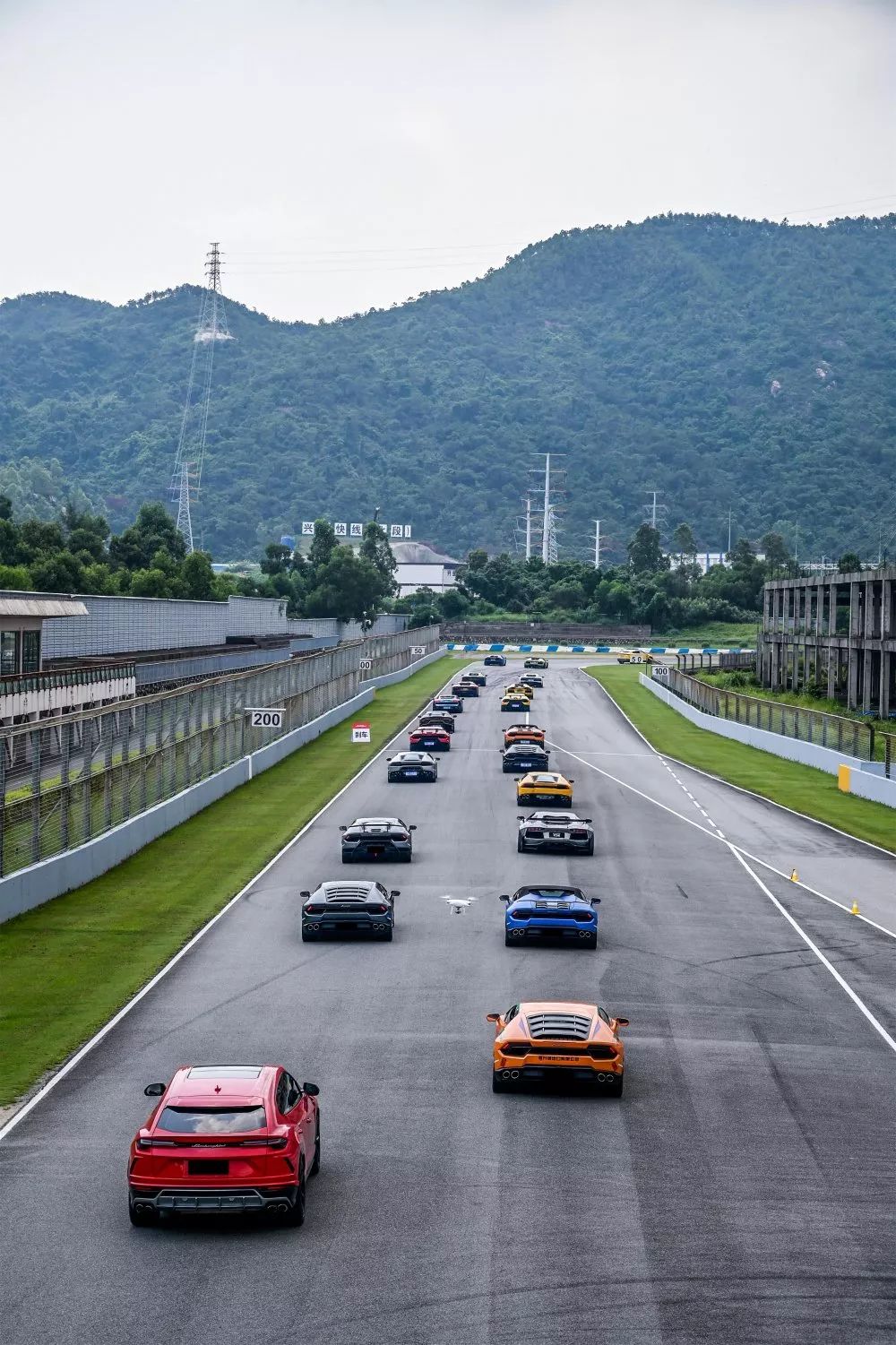 上周末,澎湃人心的引擎声音响彻了珠海赛车场.