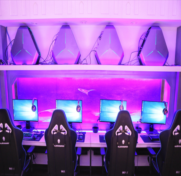 在教师节当天被老师在网吧看到是一种什么样的体验?_电竞