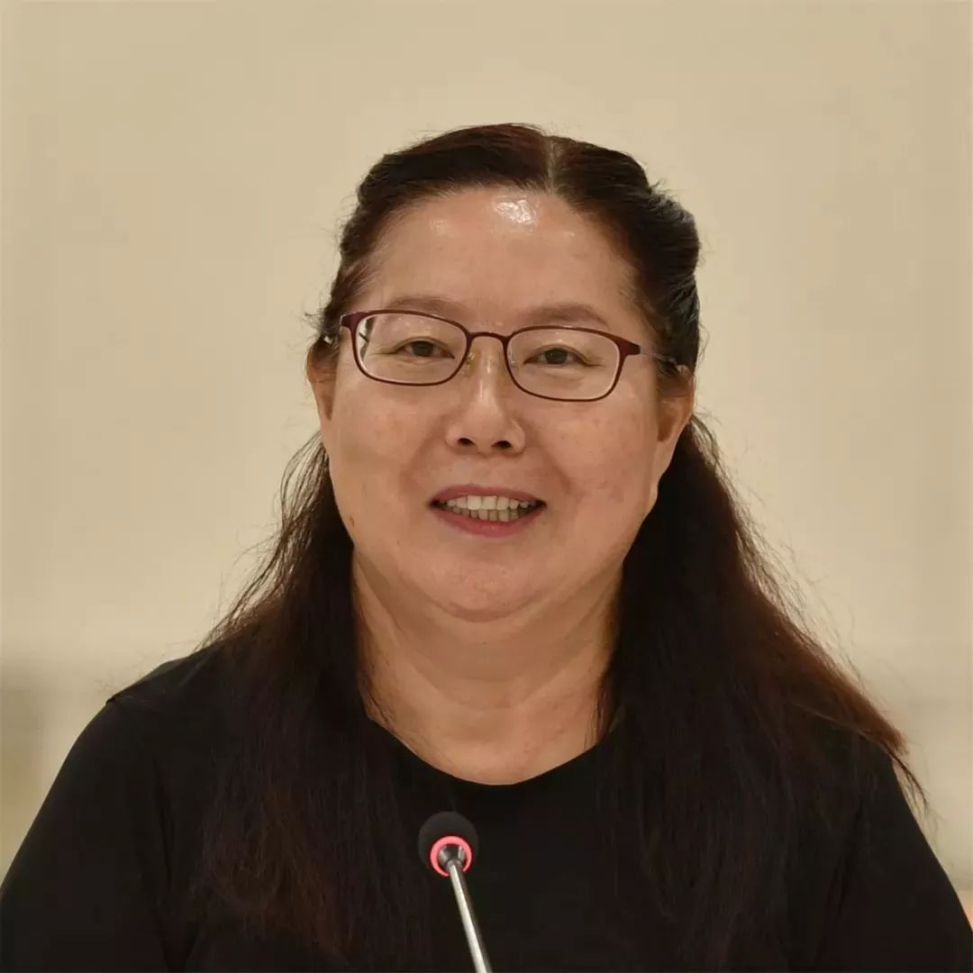 全国优秀教师高至凡生前所在学校厦门六中校长欧阳玲全国教育系统先进