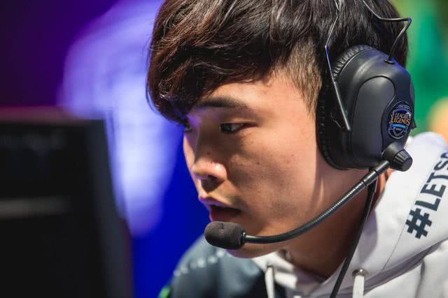 英雄联盟s9总决赛skt上单聚会?_khan