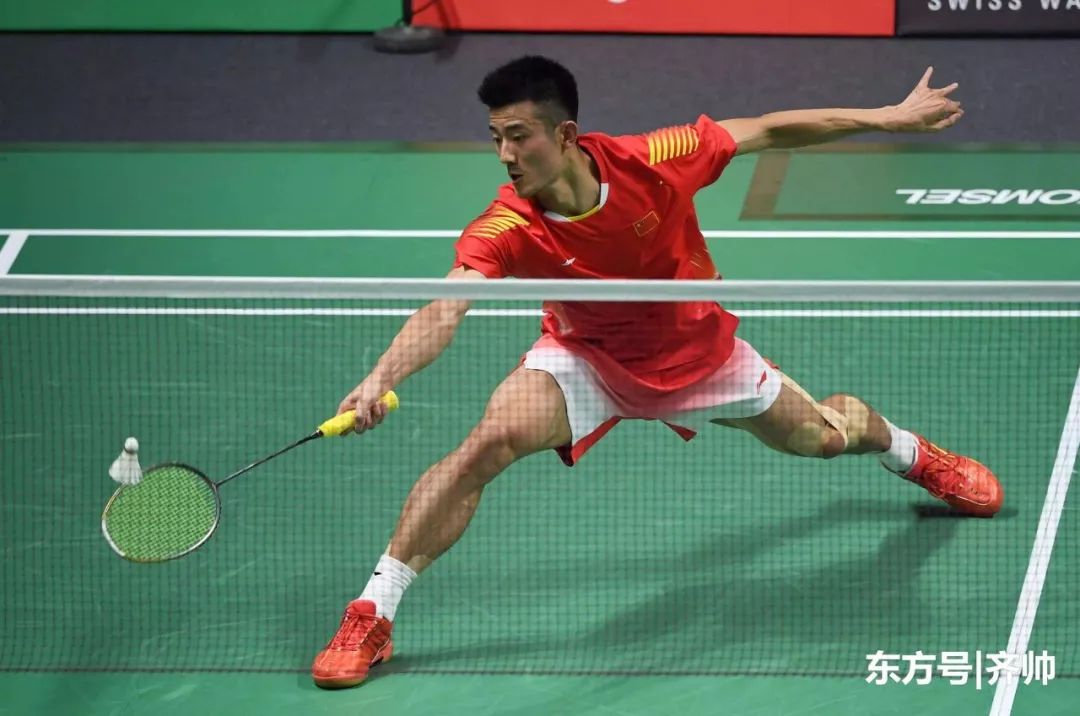 谌龙通过观察,我们可以看到:不仅冯女士,包括林丹,李宗伟,谌龙在内的