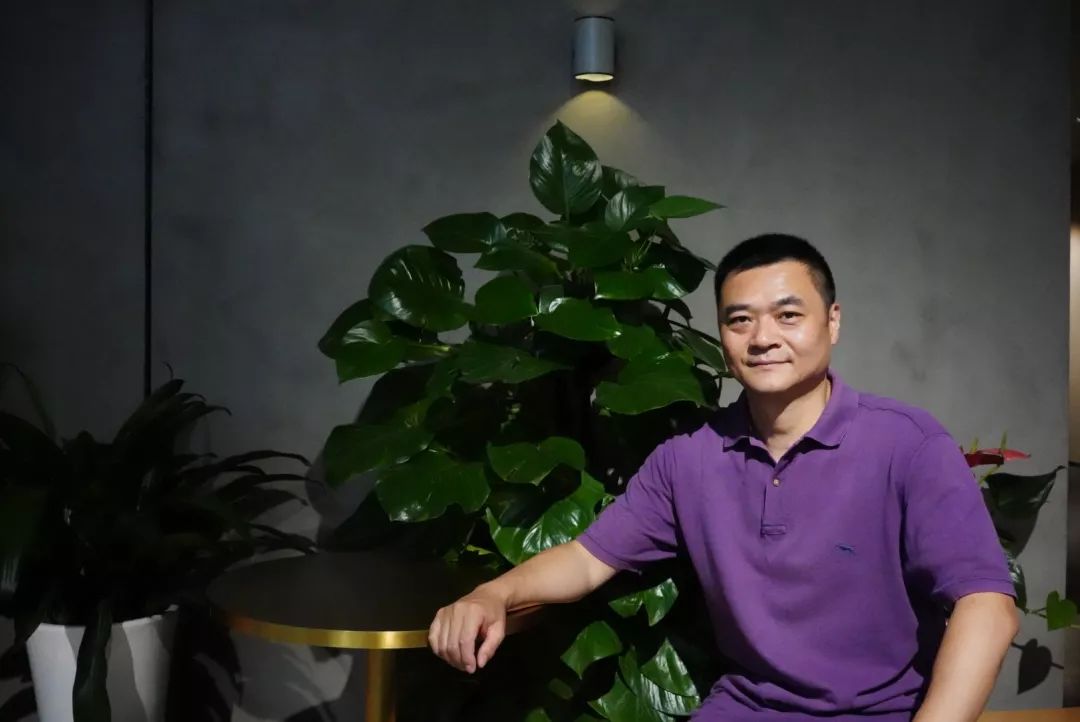 2019-4《十月》·短篇小说|王啸峰:一次约谈_朱亮