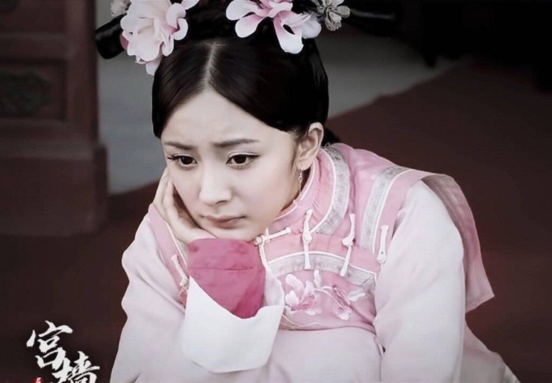 32岁杨幂再战清宫戏旗装造型美艳动人却难重回晴川