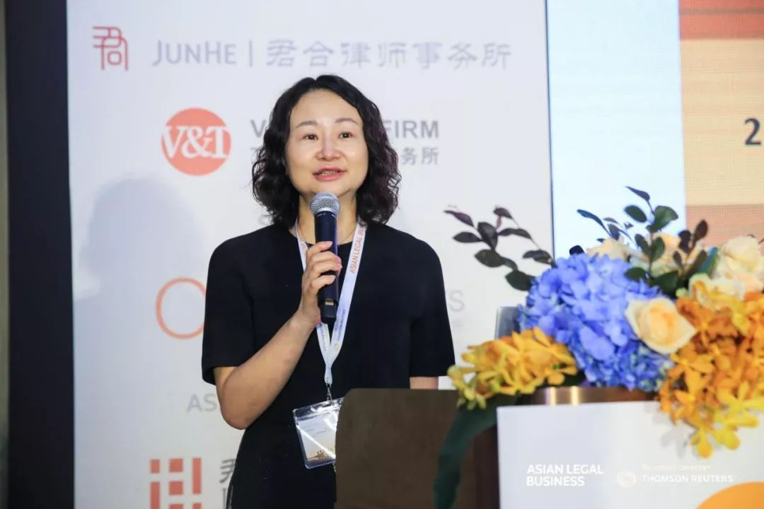 君合律师事务所合伙人黄晓莉律师和合伙人张慧丽律师以"科创板开板