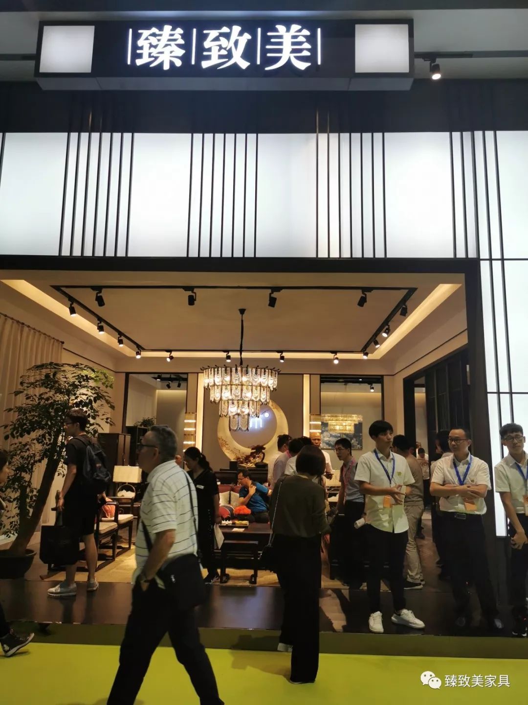 展会直击臻致美家具携新中式禾木燃爆上海虹桥家具展