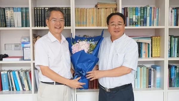 学校领导教师节慰问院士,国家名师和青年学者代表_欧阳永