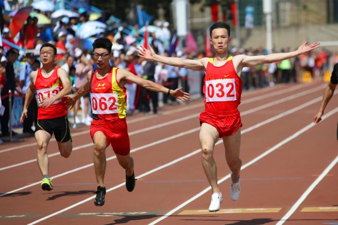 100张照片带你回味运动会的精彩瞬间