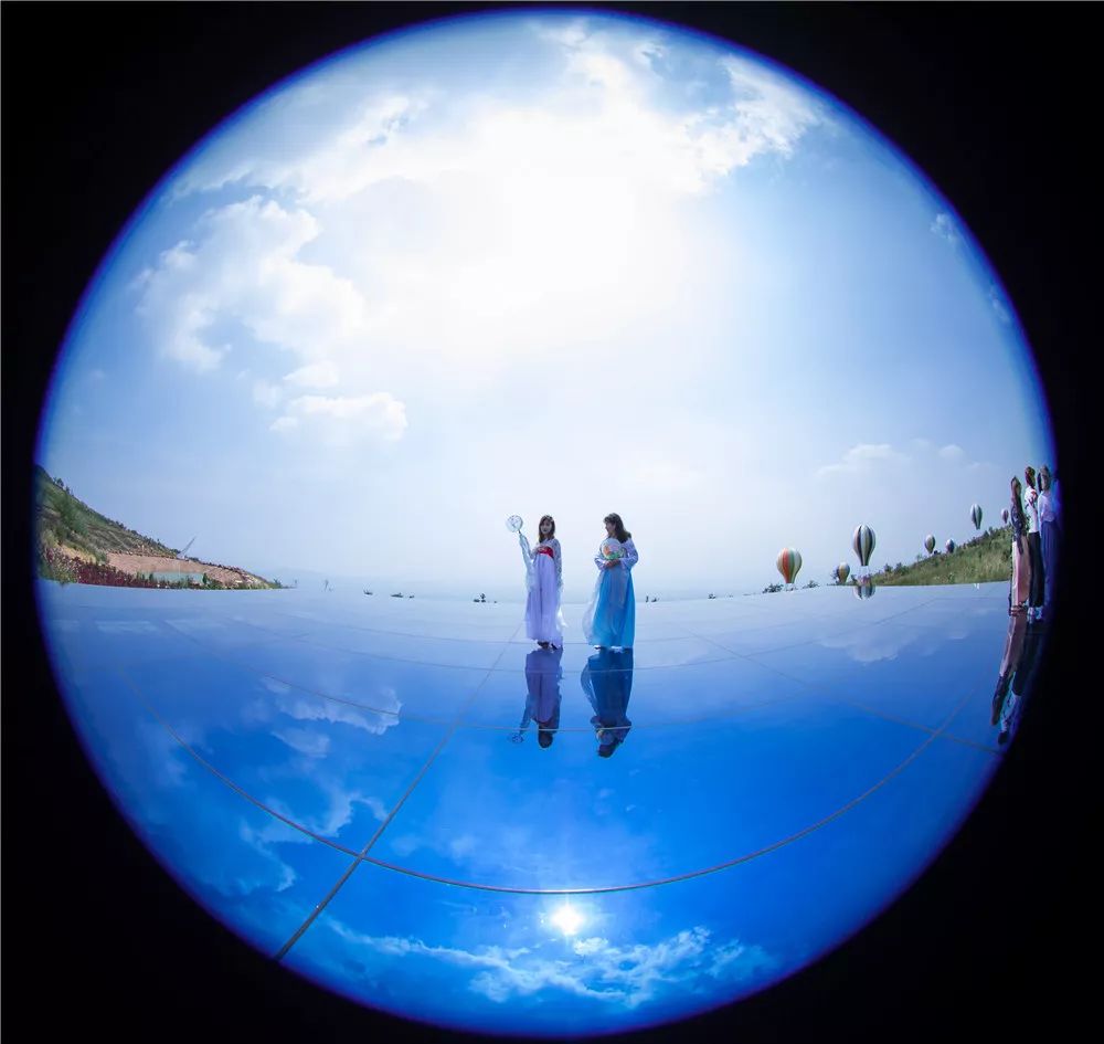 哇好美新密伏羲山又添网红打卡地天空之镜天梯一箭穿心